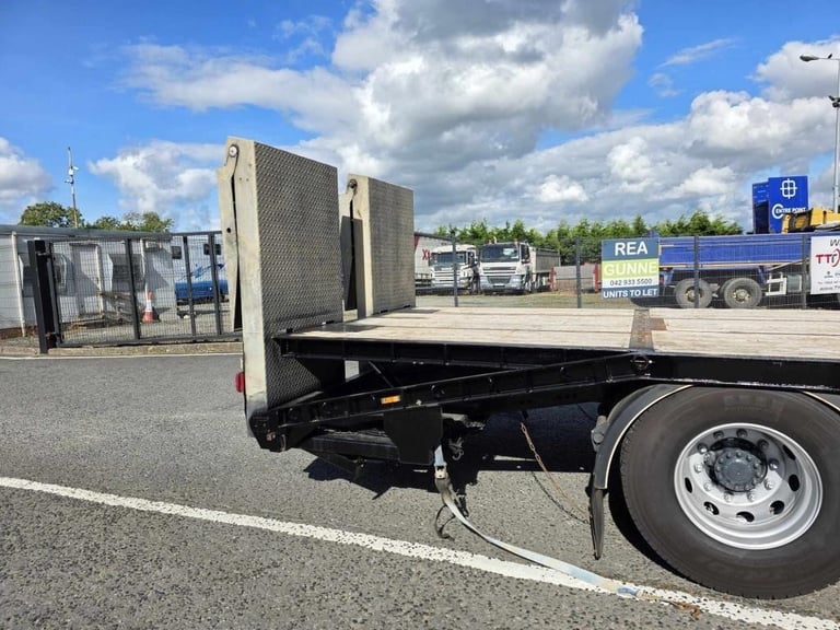 2020 Volvo FM430 8X4 27ft Beavertail/ Flat