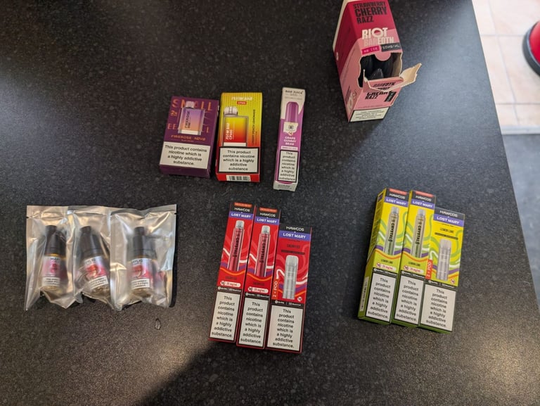 image for Job lot of vapes