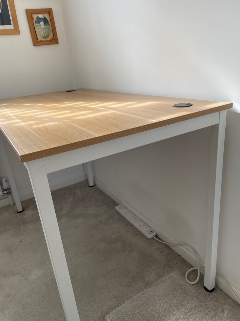 Computer desk
