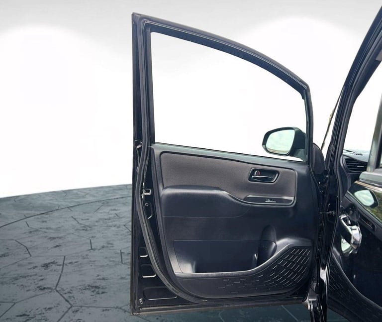 2019 Toyota Voxy Noah Hybrid 1.8 ZWR80 Auto Hybrid