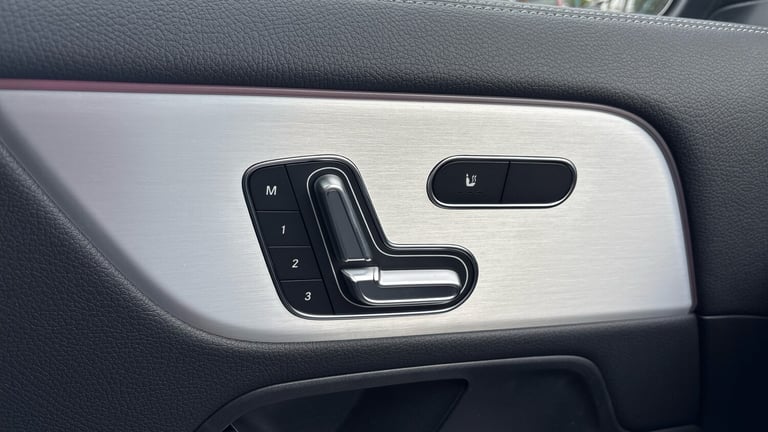 2025 Mercedes-Benz EQA 250+ 140kW AMG Line Prem Plus 70.5kWh 5dr Auto Electric Hatchback Hatchbac...