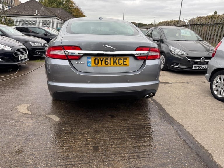 JAGUAR XF 2.2d Luxury Auto Euro 5 (s/s) 4dr 2011