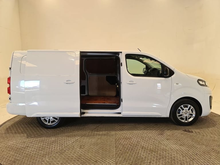 VAUXHALL VIVARO 1.5 TURBO D 2900 SPORTIVE P/V L2 H1 100 BHP LWB DIESEL
