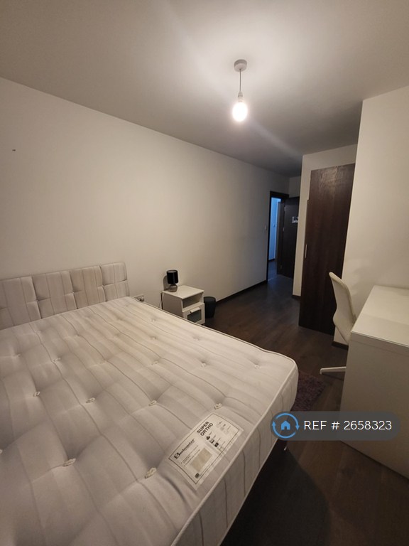 2 bedroom flat in Solihull Heights, Birmingham, B26 (2 bed) (#2658323)