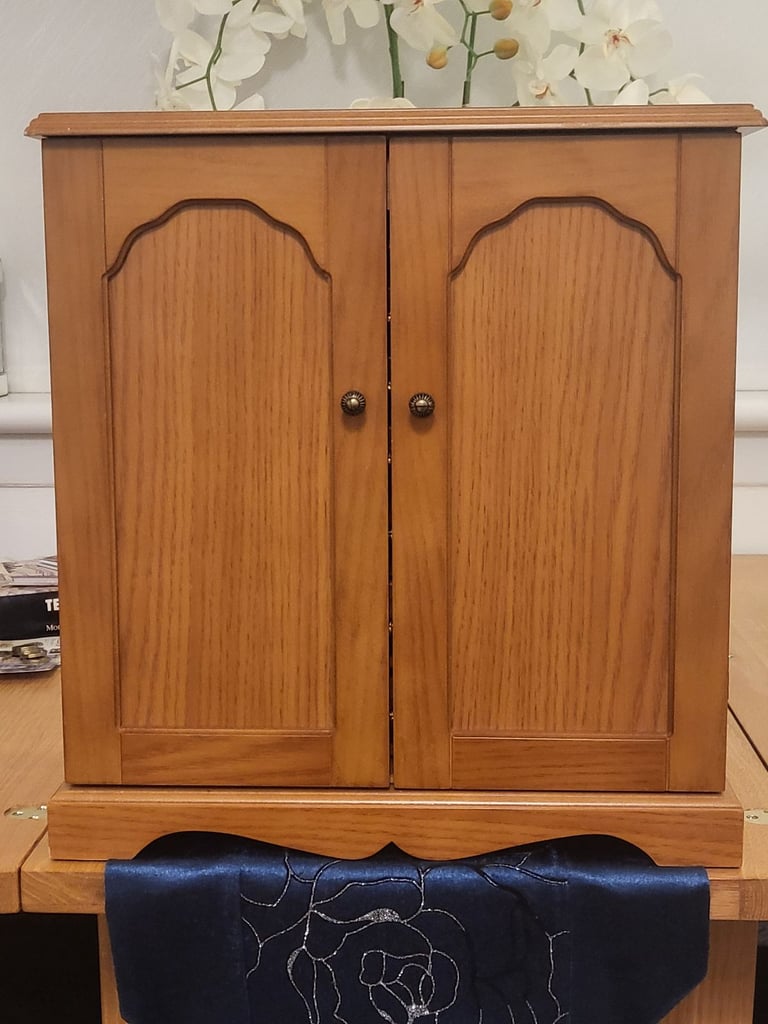 image for Thomas Pacconi Jewellery Cabinet Box Case Display As new £45