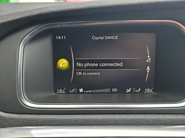 2017 Volvo V40 2.0 D2 R-Design Nav Plus Hatchback 5dr Diesel Manual Euro 6 (s/s) (120 ps) Hatchba...