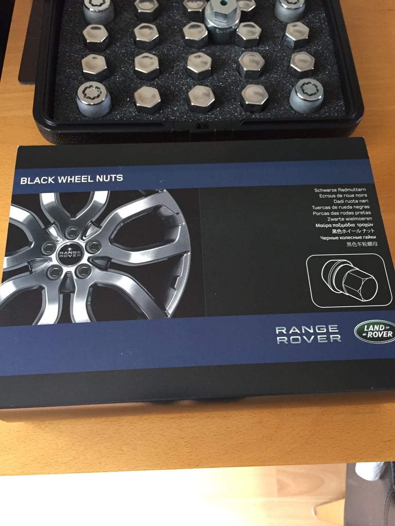 Full silver wheel nut kit including locking nuts and nut key