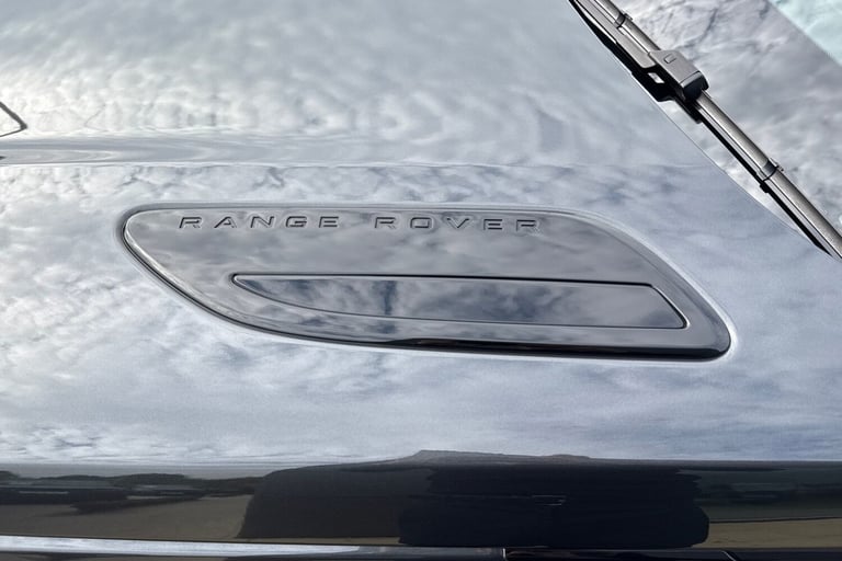 2025 Land Rover Range Rover Velar 2.0 D200 MHEV Dynamic SE 5dr SUV DIESEL Automatic