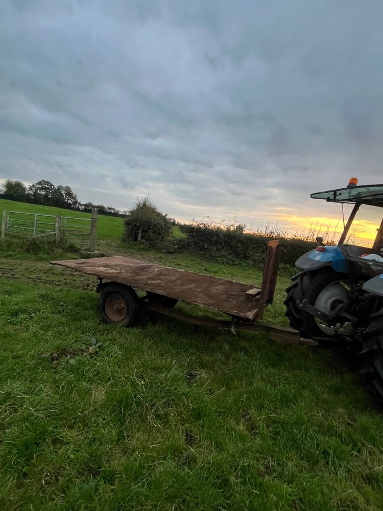 Farm tractor trailer 