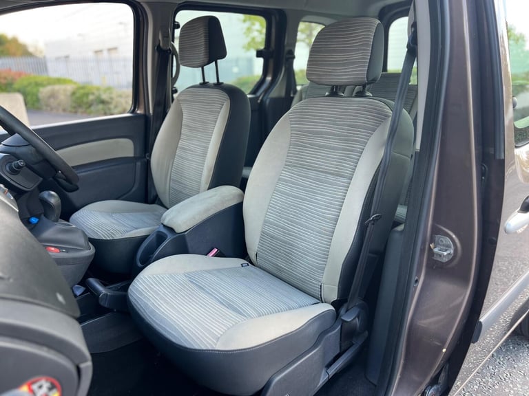 2011 Renault Kangoo 1.6 16V Expression Auto Euro 5 5dr MPV Petrol Automatic