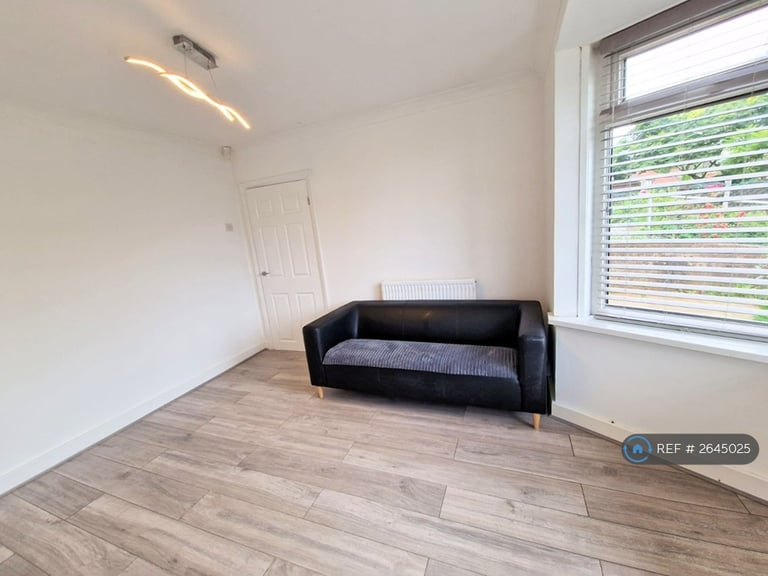 3 bedroom house in Aylesbury Crescent, Birmingham, B44 (3 bed) (#2645025)