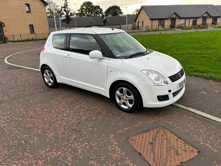 SUZUKI SWIFT 1.3 PETROL ONLY 36.000 LOW MILES MOT MARCH 26 FANTASTIC CONDITION 