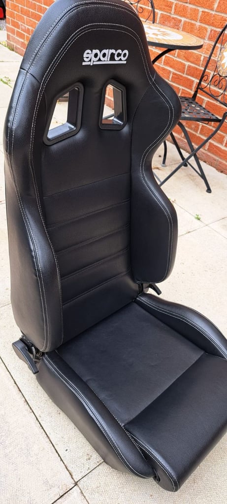 Sparco r100 reclining bucket seat