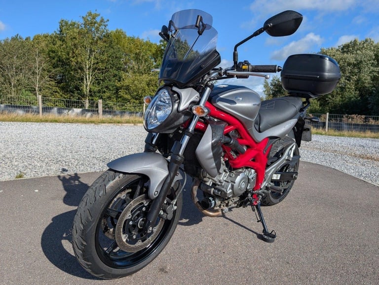 2015 SUZUKI GLADIUS 650