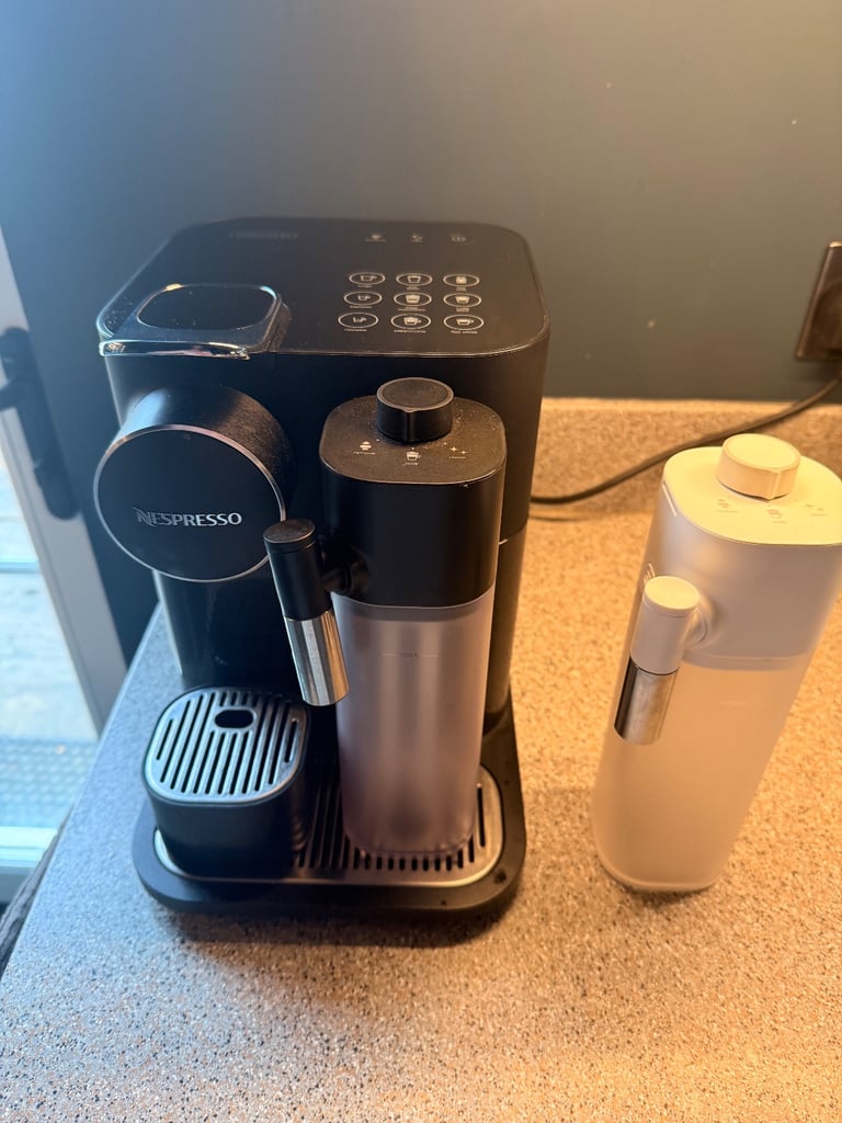 image for Nespresso Gran Lattissima 