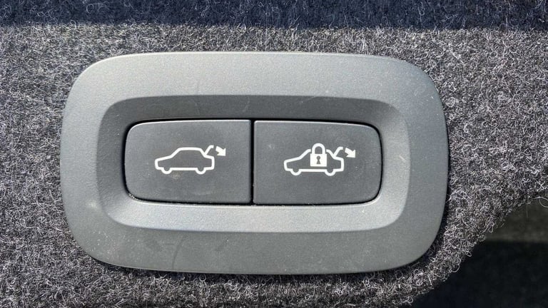 2021 Volvo S90 2.0 T8 Recharge PHEV Inscription 4dr AWD Auto Saloon Plug-In Hy Automatic