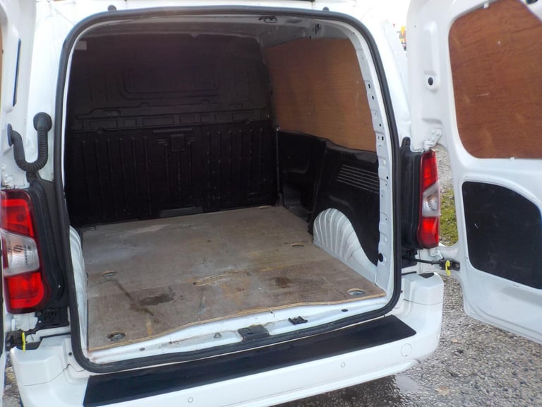 2020 Vauxhall Combo 1.6 Turbo D 2300 Sportive L1 H1 Euro 6 (s/s) 4dr PANEL VAN Diesel Manual