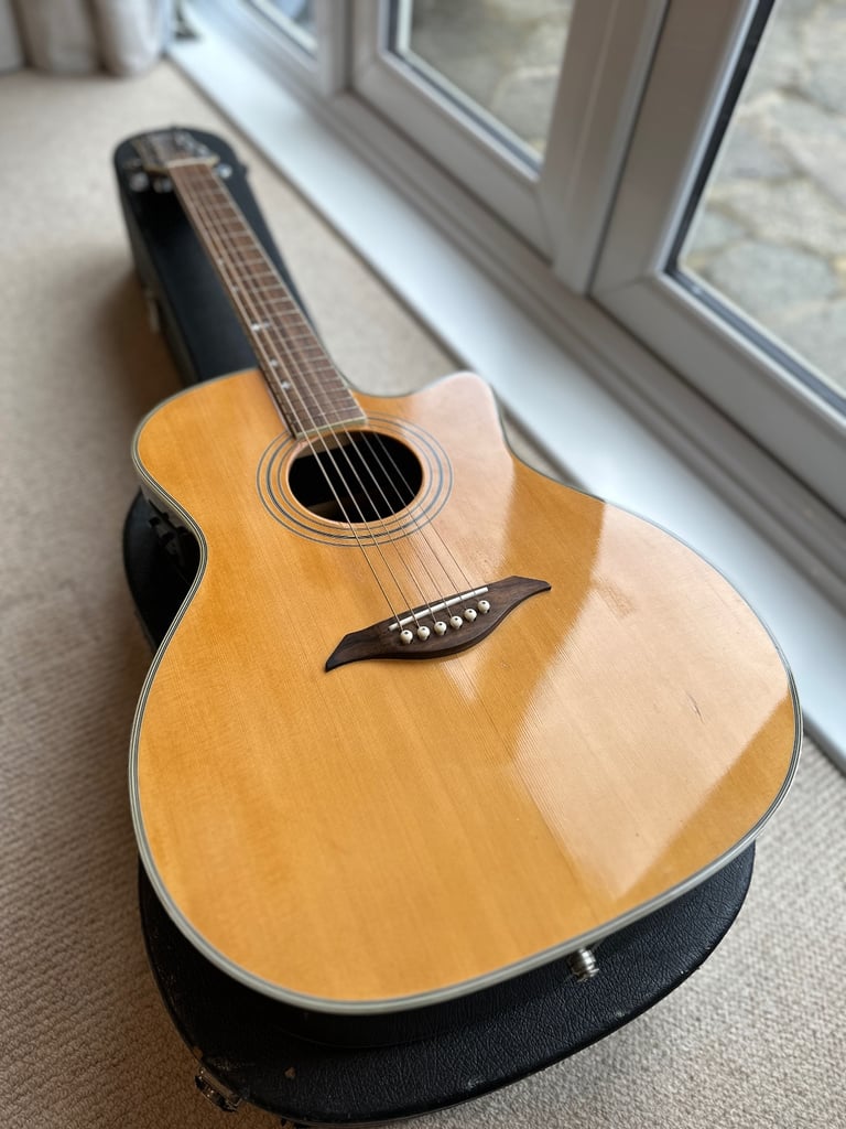 image for Turner 74CE electro-acoustic guitar with hard case