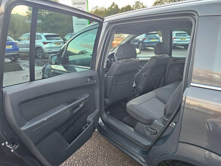 2013 Vauxhall Zafira 1.7 CDTi ecoFLEX Design Euro 5 5dr (SNav) MPV Diesel Manual