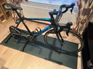 GIANT TCR ADVANCED MEN&#039;S MEDIUM ROAD BIKE AND WAHOO KICKR CORE SMART TRAINER (READY FOR ZWIFT)