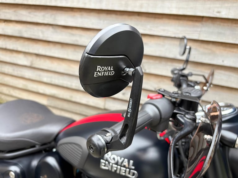 2023 / 23 Royal Enfield CLASSIC 350 £3500 Black 201 miles.