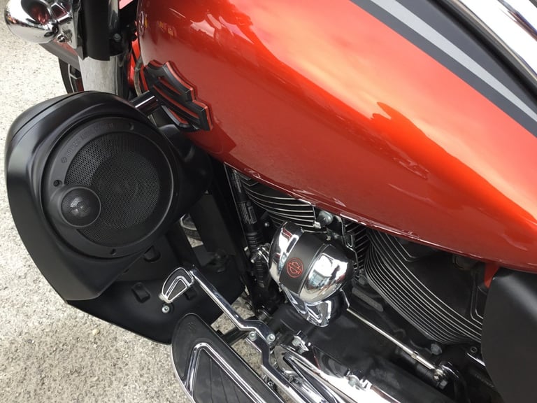 2018 Harley-Davidson CVO STREET GLIDE FLHXSE Two-Tone (15MY) Custom Cruiser PETROL Manual