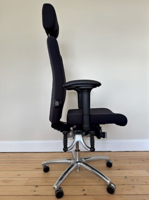 Haider Bioswing 560 iQ S ergonomic desk chair in excellent condition RRP £1999