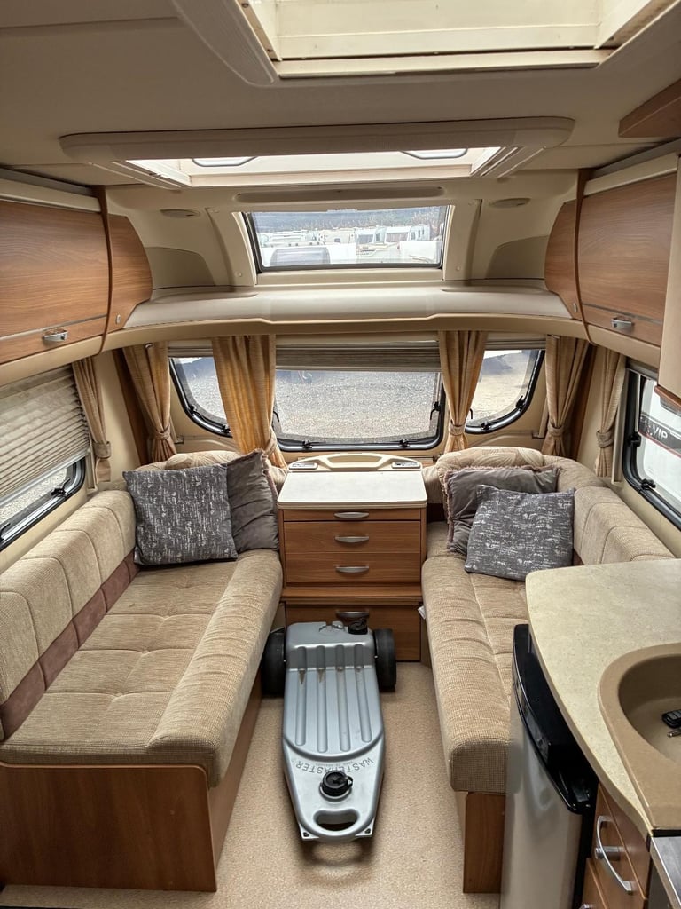 2012 Swift Conquer 570