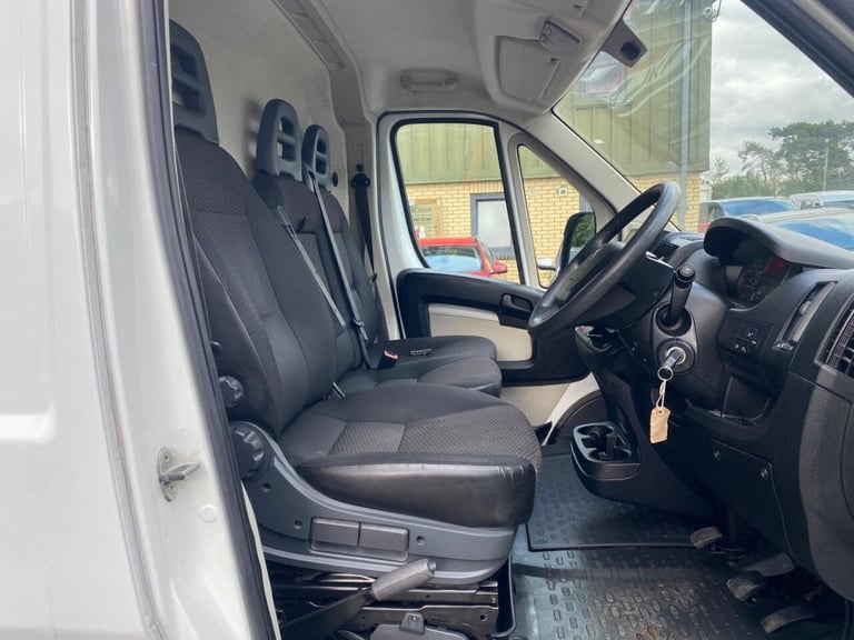 2017 Peugeot Boxer 2.0 BlueHDi 335 Professional L3 H2 Euro 6 5dr PANEL VAN Diesel Manual