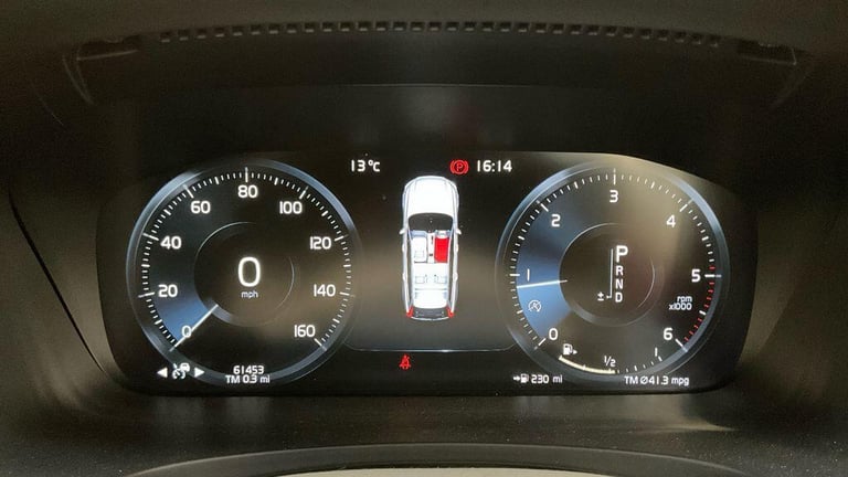 2018 Volvo V90 2.0 D4 Momentum Estate 5dr Diesel Auto Euro 6 (s/s) (190 ps) ESTATE Diesel Automatic