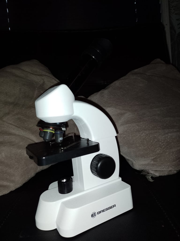 BRESSER Microscope with Experimentn Set. Virtually unused. Great Educational present. 