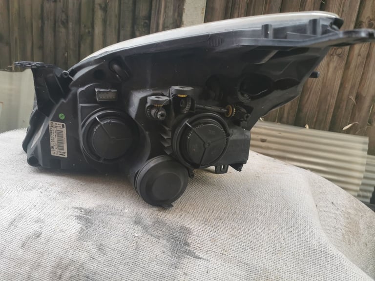 Headlight Vauxhall Vectra C headlamp face lift 