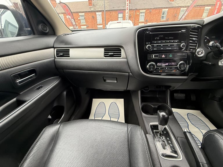2015 Mitsubishi Outlander 2.2 DI-D GX3 SUV 5dr Diesel Auto 4WD Euro 5 (s/s) (150 ps) ESTATE Diese...