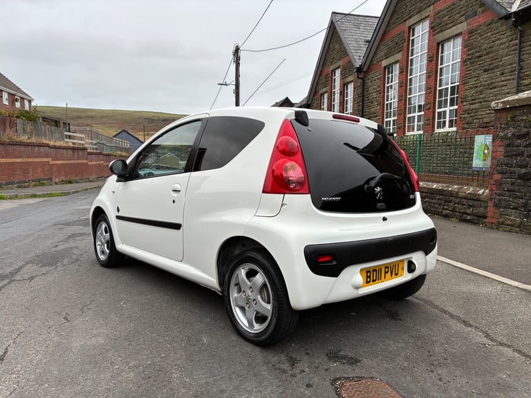 Peugeot, 107, Hatchback, 2011, Manual, 998 (cc), 3 doors