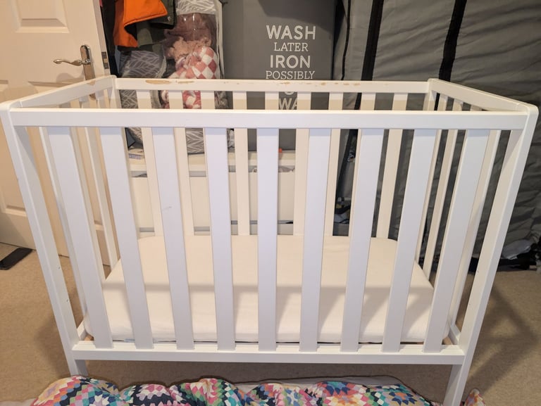 Baby/toddler cot
