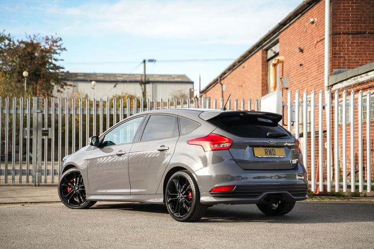 2018 Ford Focus 2.0T EcoBoost ST-3 Euro 6 (s/s) 5dr HATCHBACK Petrol Manual