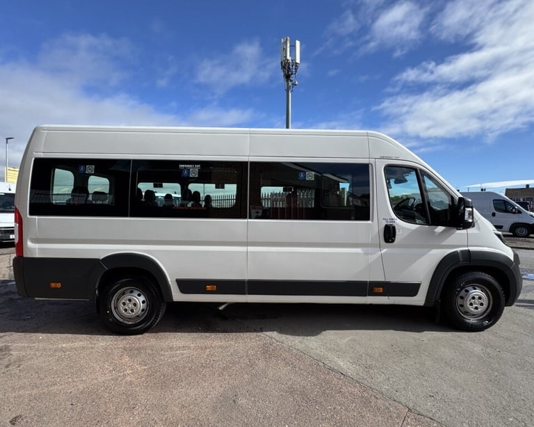 2018 Peugeot Boxer 2.0 BlueHDi H2 17 Seat Minibus LITE (PSV) 130ps Minibus Diesel Manual