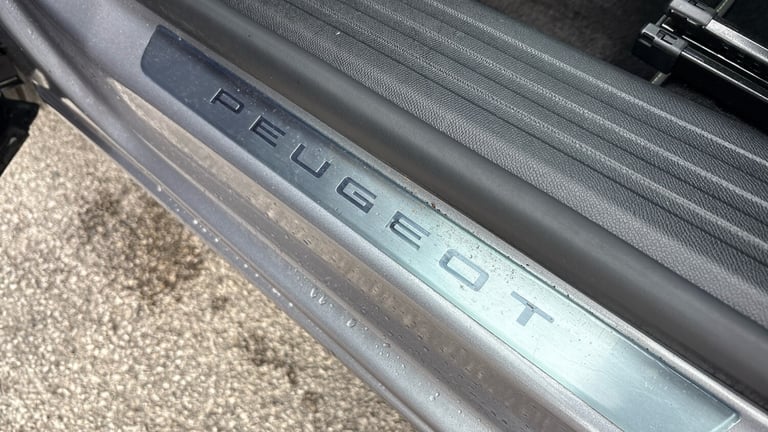 2025 Peugeot 2008 1.2 PureTech GT SUV 5dr Petrol EAT Euro 6 (s/s) (130 ps) SUV Petrol Automatic