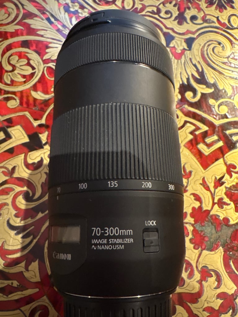 Canon 70-300 stabilised telephoto lens PERFECT used ONCE