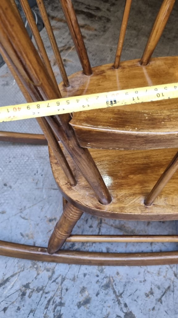 Beautiful large oak rocking chair 