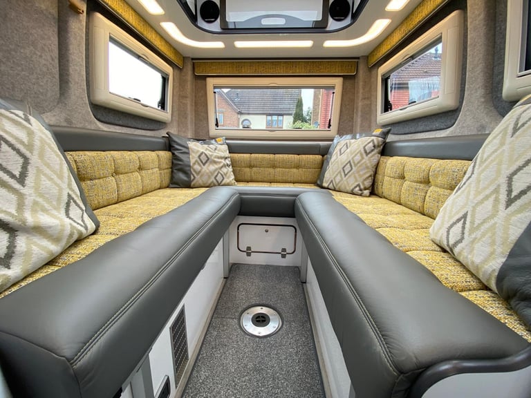IH MOTORHOMES N-680 CRL -REAR LOUNGE - 1 OWNER - AUTOMATIC - WIFI