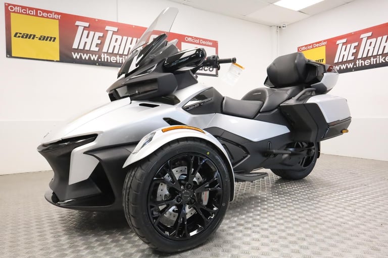 2025 Can-Am Spyder RT Limited Trike Hyper Silver Metallic - IN STOCK NOW 