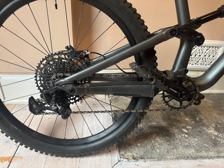 Specialized Status 160 Mountain Bike & Accessories 