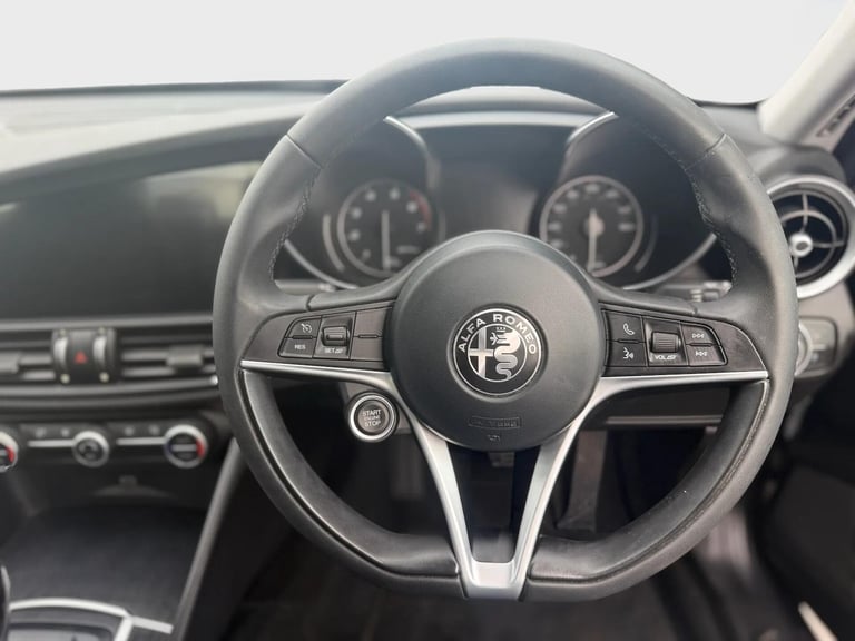 2019 Alfa Romeo Giulia 2.0T Super Auto Euro 6 (s/s) 4dr SALOON Petrol Automatic