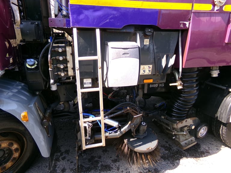 2008 (08) LEYLAND DAF LF55.220 DUAL SWEEPER. JOHNSTON BODY. JET WASH. EX COUNCIL