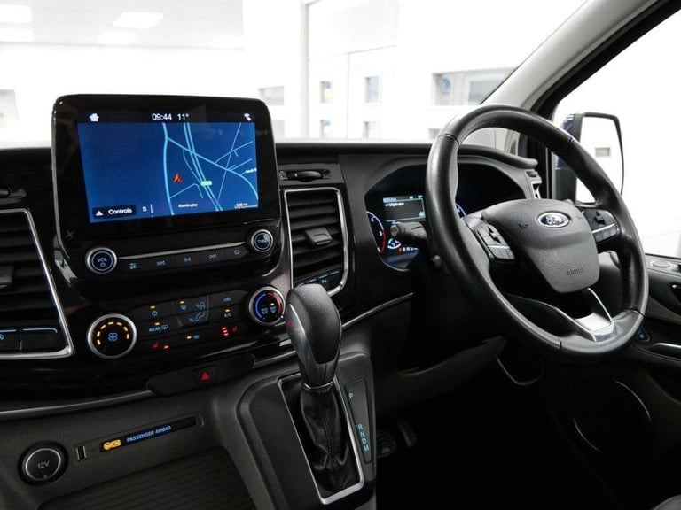 69 FORD TOURNEO CUSTOM 320 2.0 EBL 185 BHP L2 LONG TITANIUM X AUTO 8 SEATER