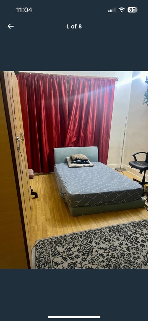 A big double room for rent near station 