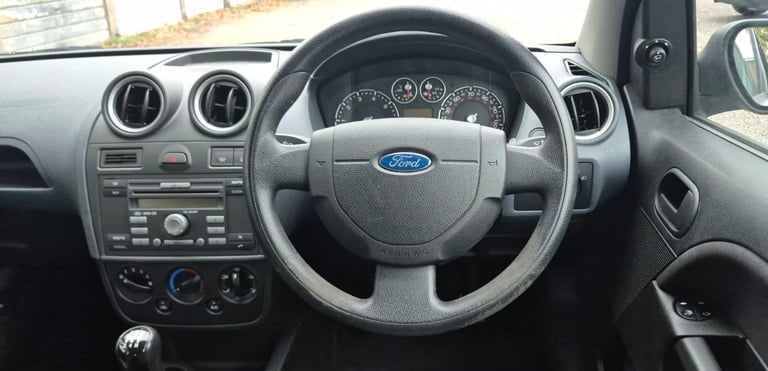 MOT - 16th of October 2026. 3 Owners. Ford Fiesta Style Climate - 2008/58 - 1.25 Petrol Manual 5 dr