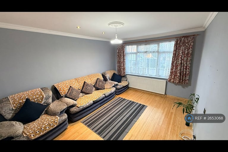 3 bedroom house in Longthornton Road, London, SW16 (3 bed) (#2653068)