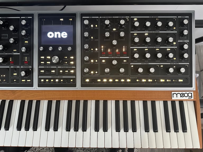 MOOG ONE 16v 